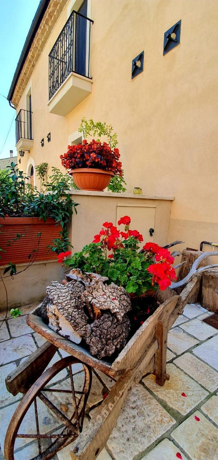 Dimora Dei Baldi - Rooms & Relax Fagnano Alto Exteriör bild