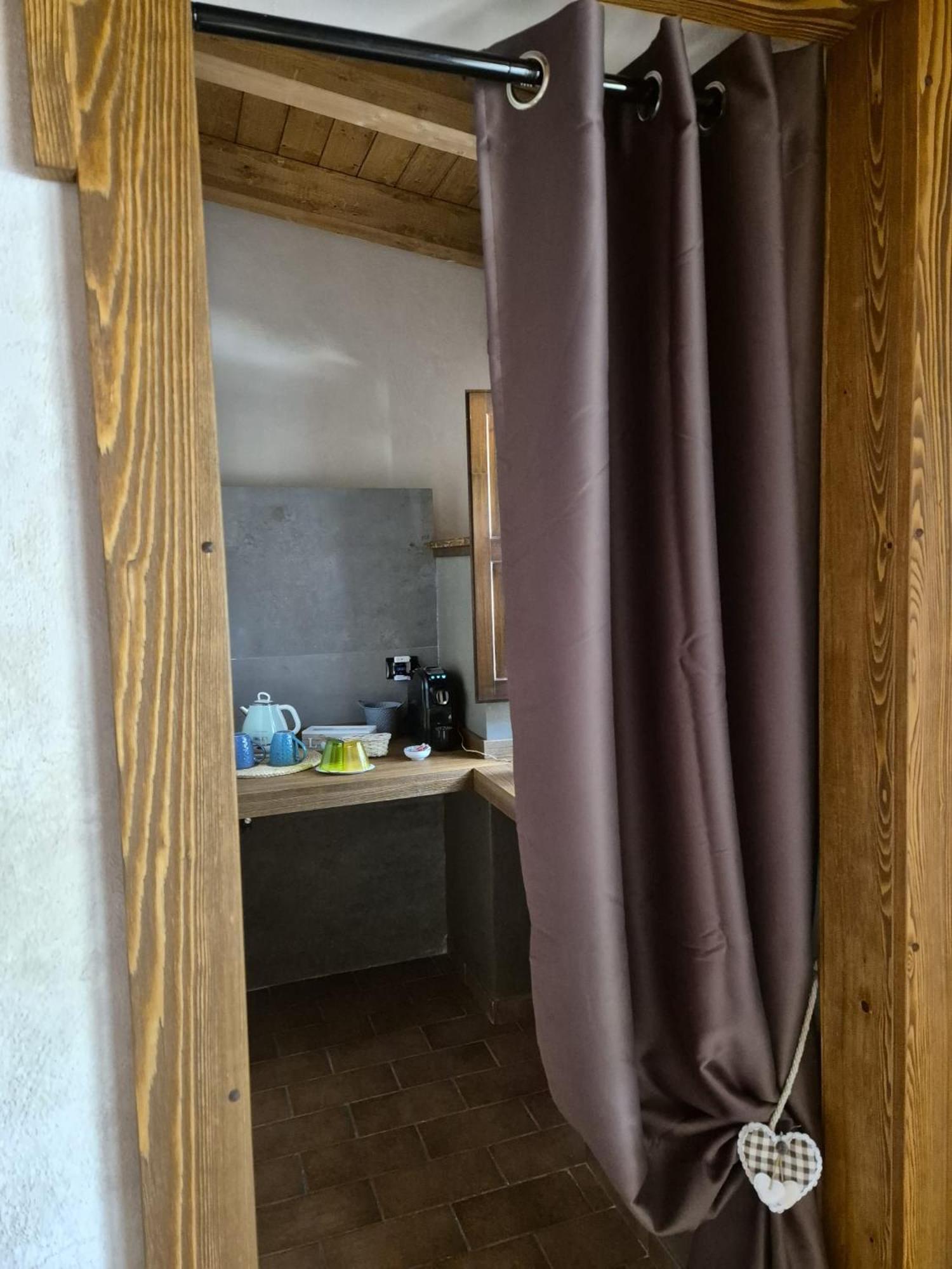 Dimora Dei Baldi - Rooms & Relax Fagnano Alto Exteriör bild