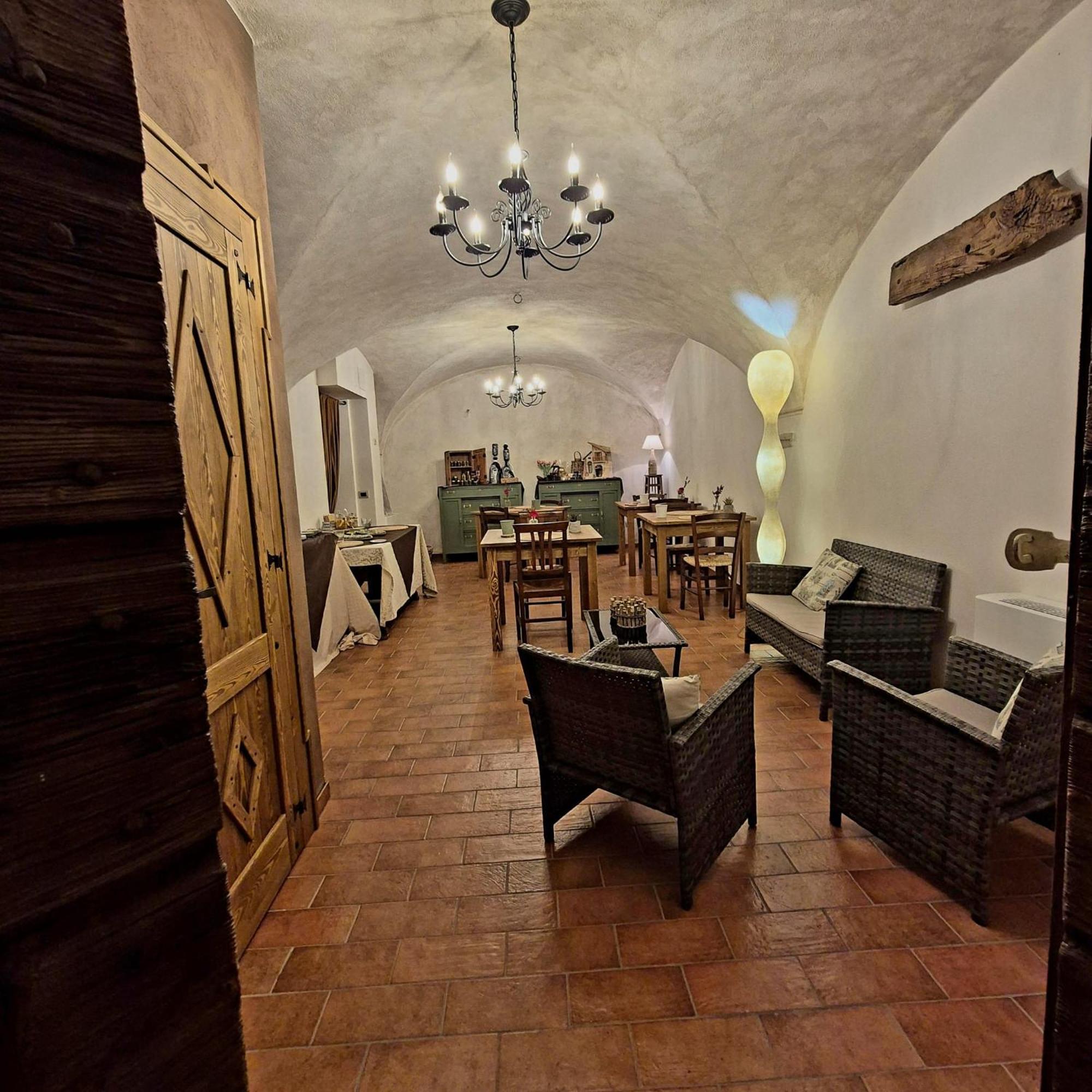 Dimora Dei Baldi - Rooms & Relax Fagnano Alto Exteriör bild